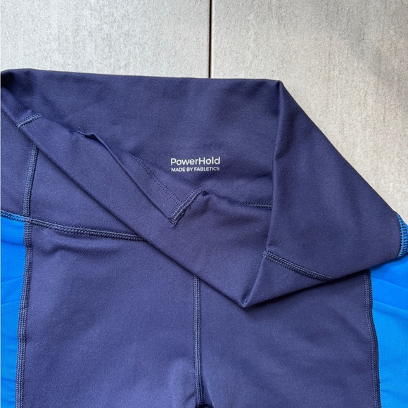 Fabletics power hold bike shorts - Picture 3 of 8